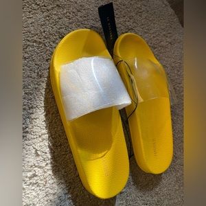 NEW Forever 21 bright YELLOW Sandals/Slides with clear strap